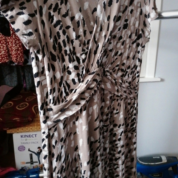 2 dresses size 16 - Picture 3 of 4